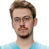Ушаков Максим Дмитриевич